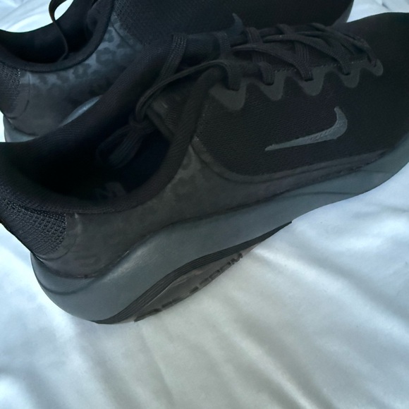 Nike Bella 7 Air Zoom Workout Sneakers, Womens Size 10 - Picture 3 of 8